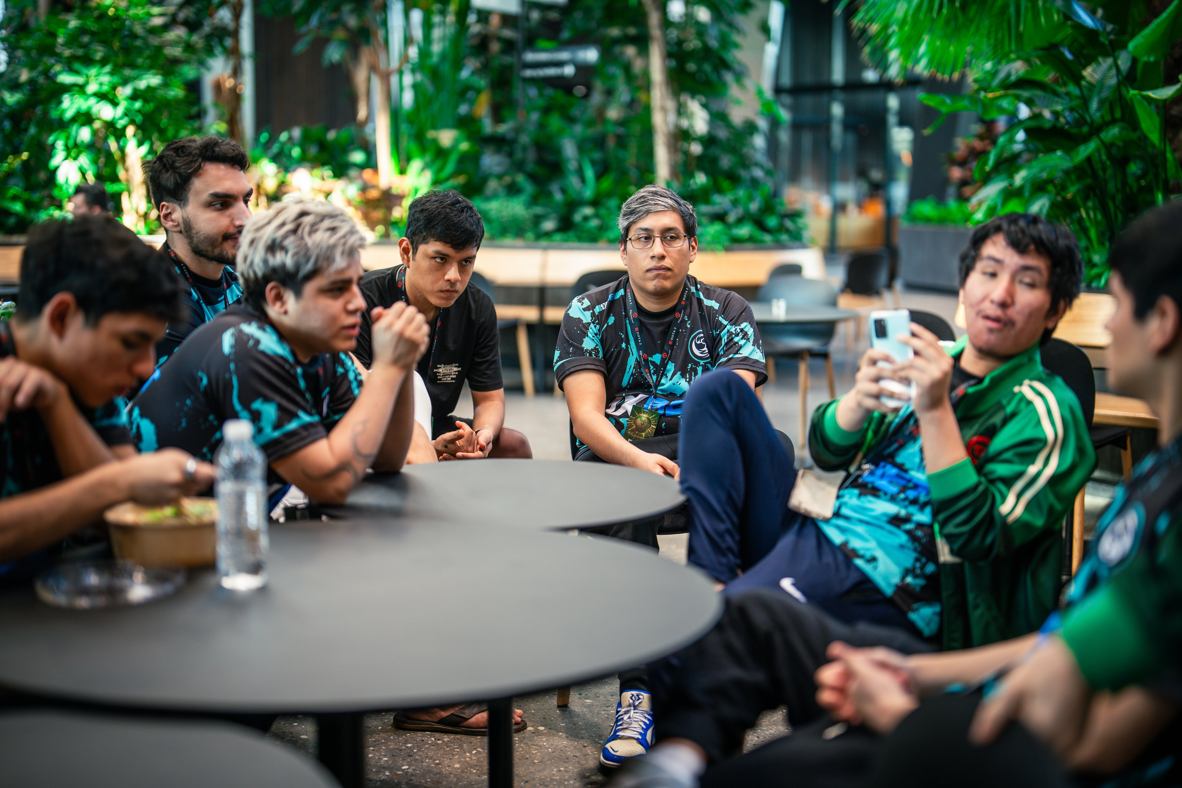 冷门频出!TI国际邀请赛战况跌宕起伏 冷门频出!TI国际邀请赛战况跌宕起伏