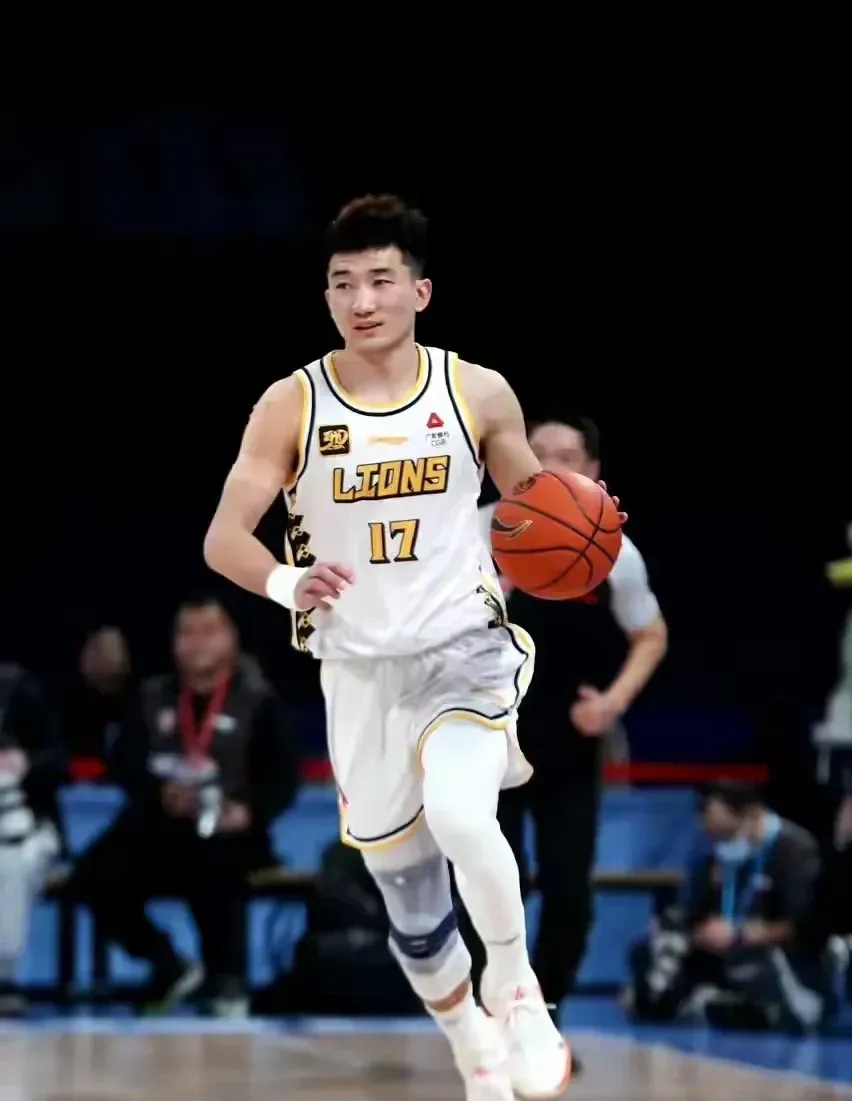 开云体育在线-关于青岛队鏖战独行侠，孙铭徽状态火热的信息