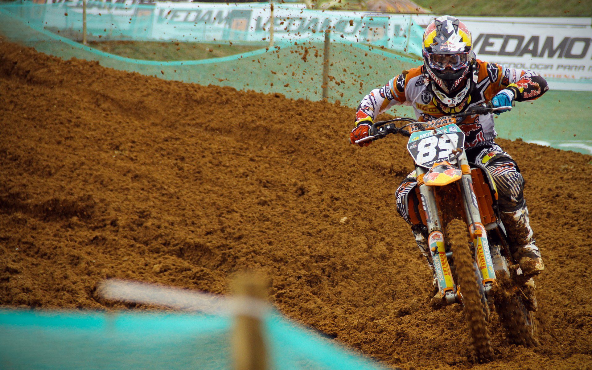 骑士vs掘金巅峰对决,小贾伦窒息防守锁死约基奇,一记火锅定江山