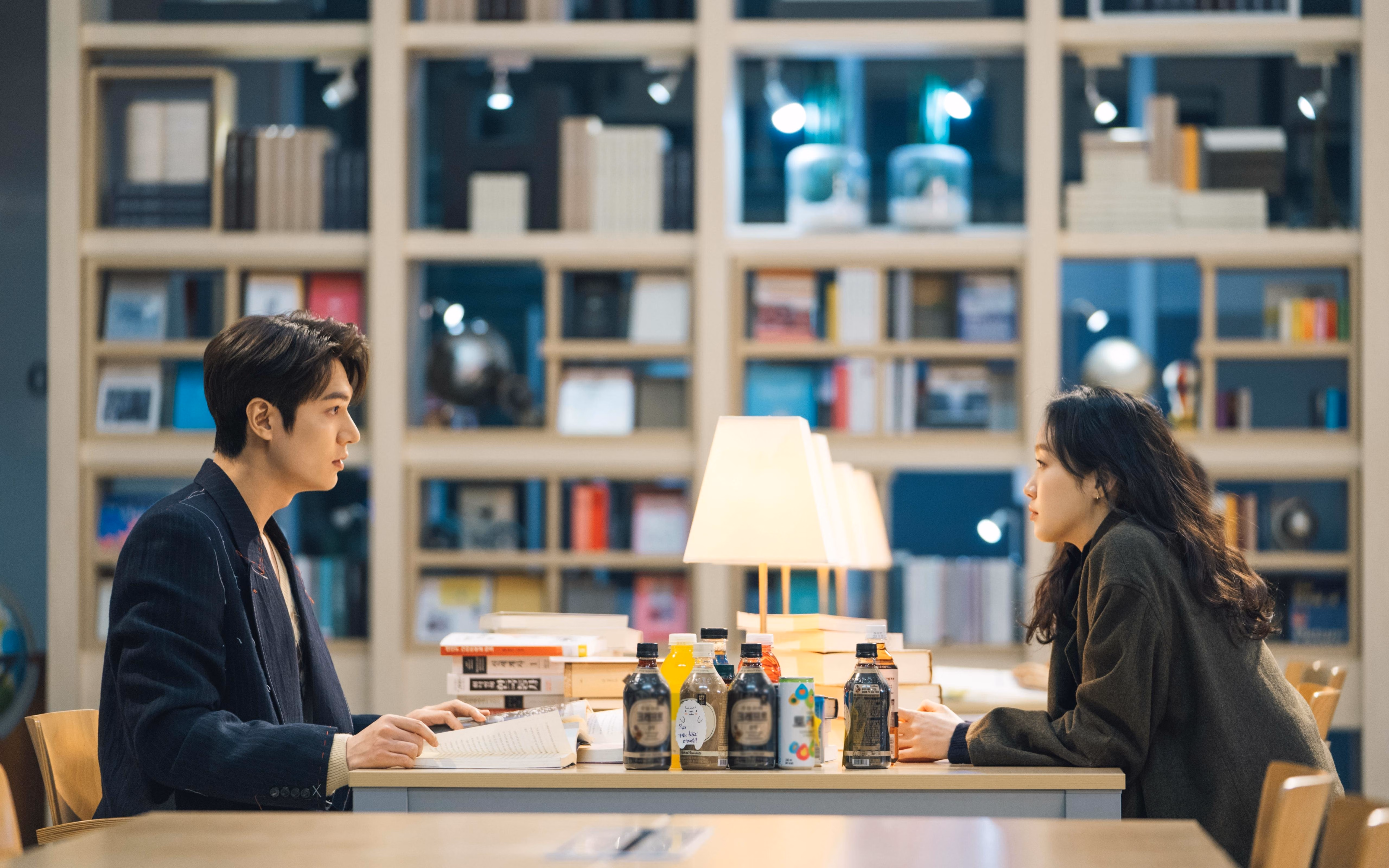 开云体育官网-活塞横扫上海队，篮球的过去与未来在时空裂缝中相遇